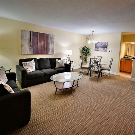 Ramada By Wyndham Jacksonville Hotel & Conference Center Exterior photo