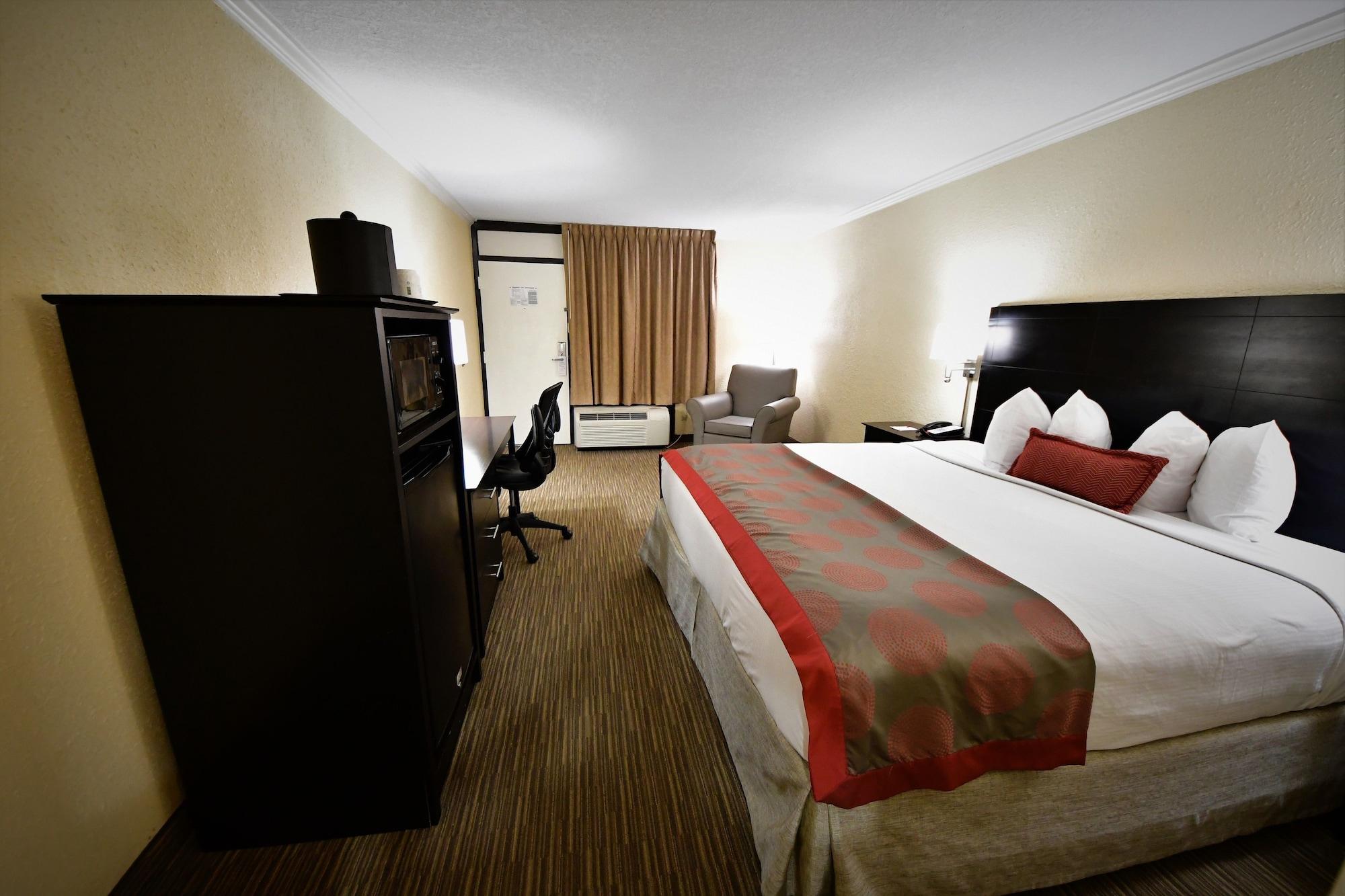 Ramada By Wyndham Jacksonville Hotel & Conference Center Exterior photo