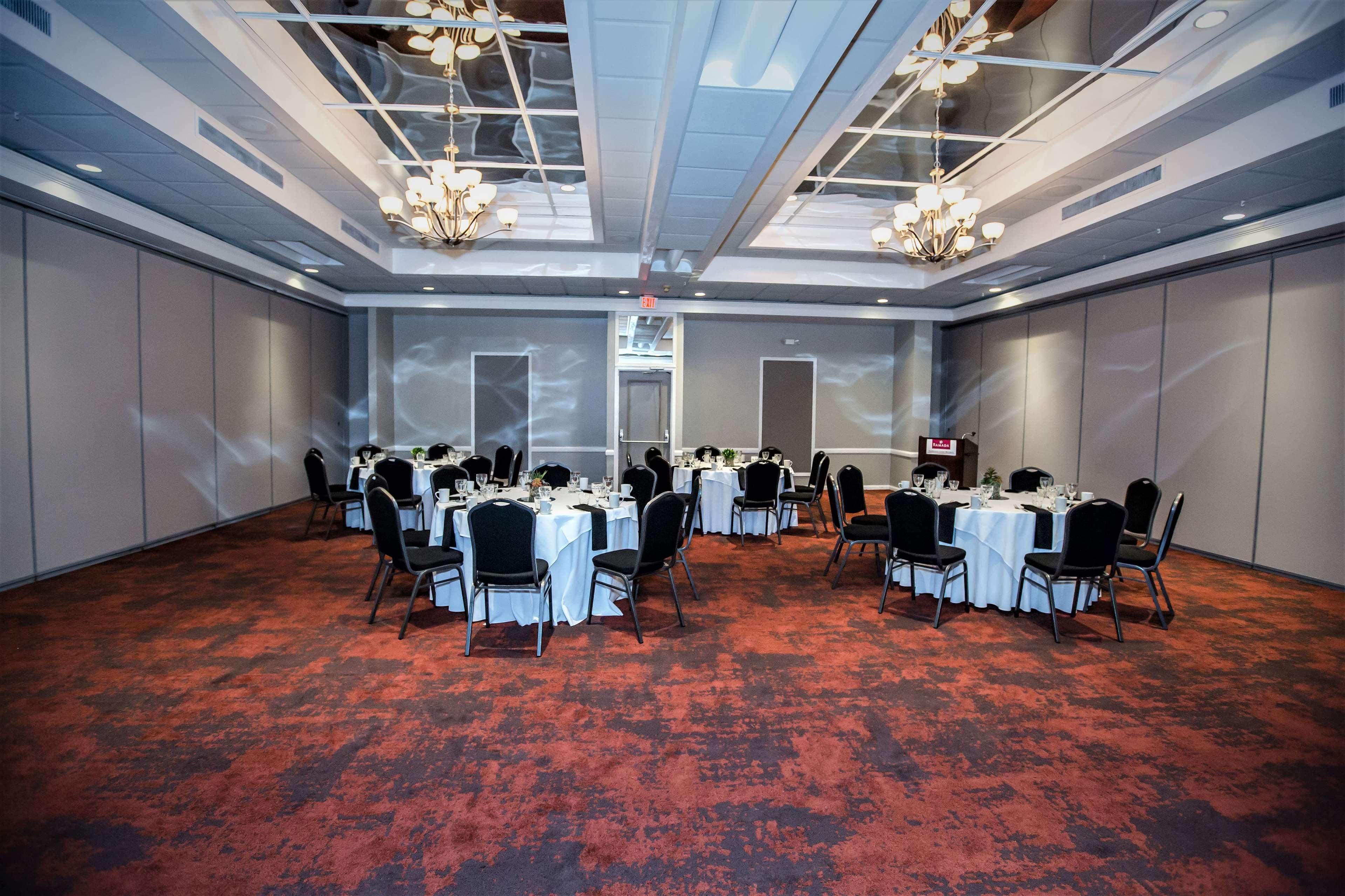 Ramada By Wyndham Jacksonville Hotel & Conference Center Exterior photo