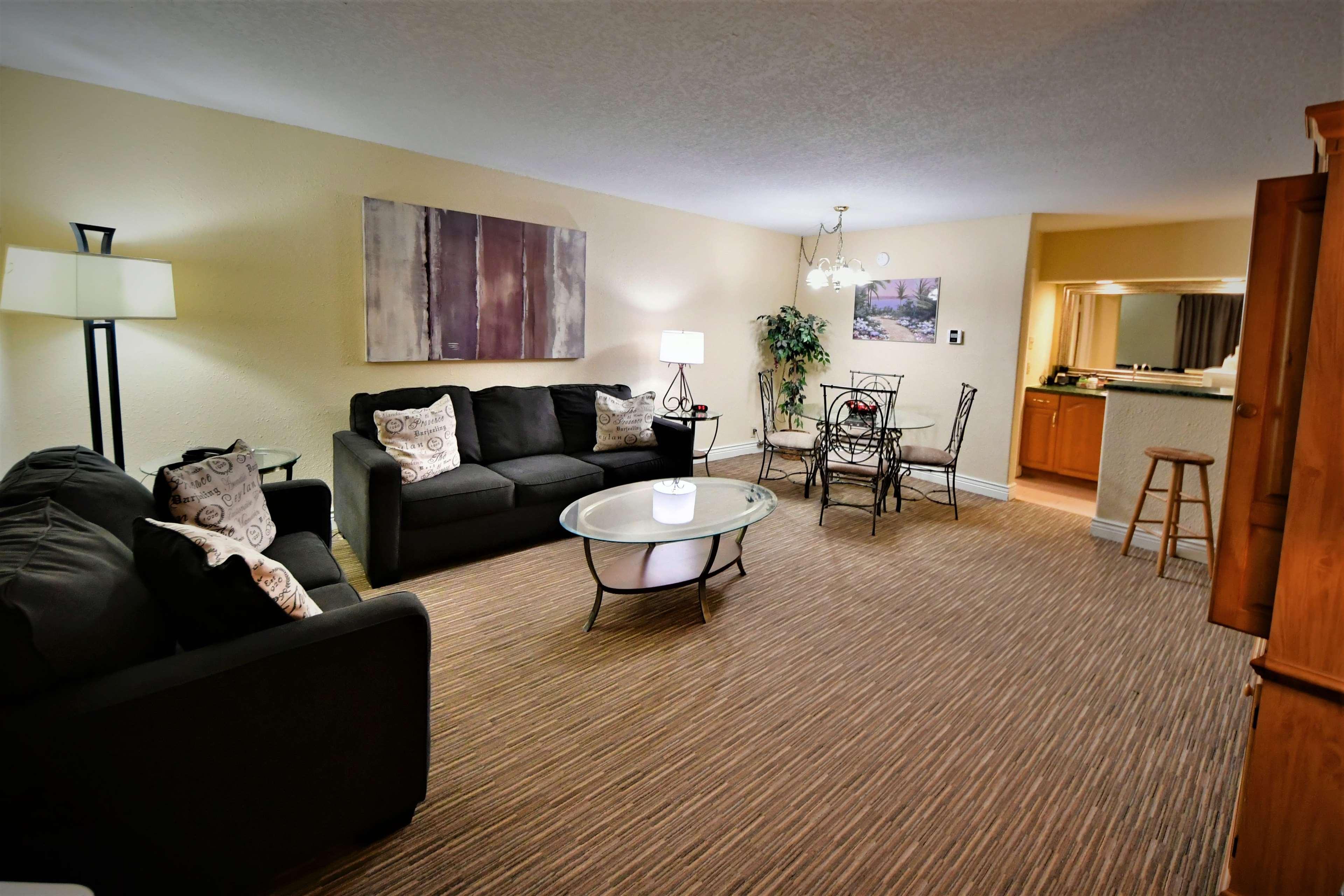 Ramada By Wyndham Jacksonville Hotel & Conference Center Exterior photo
