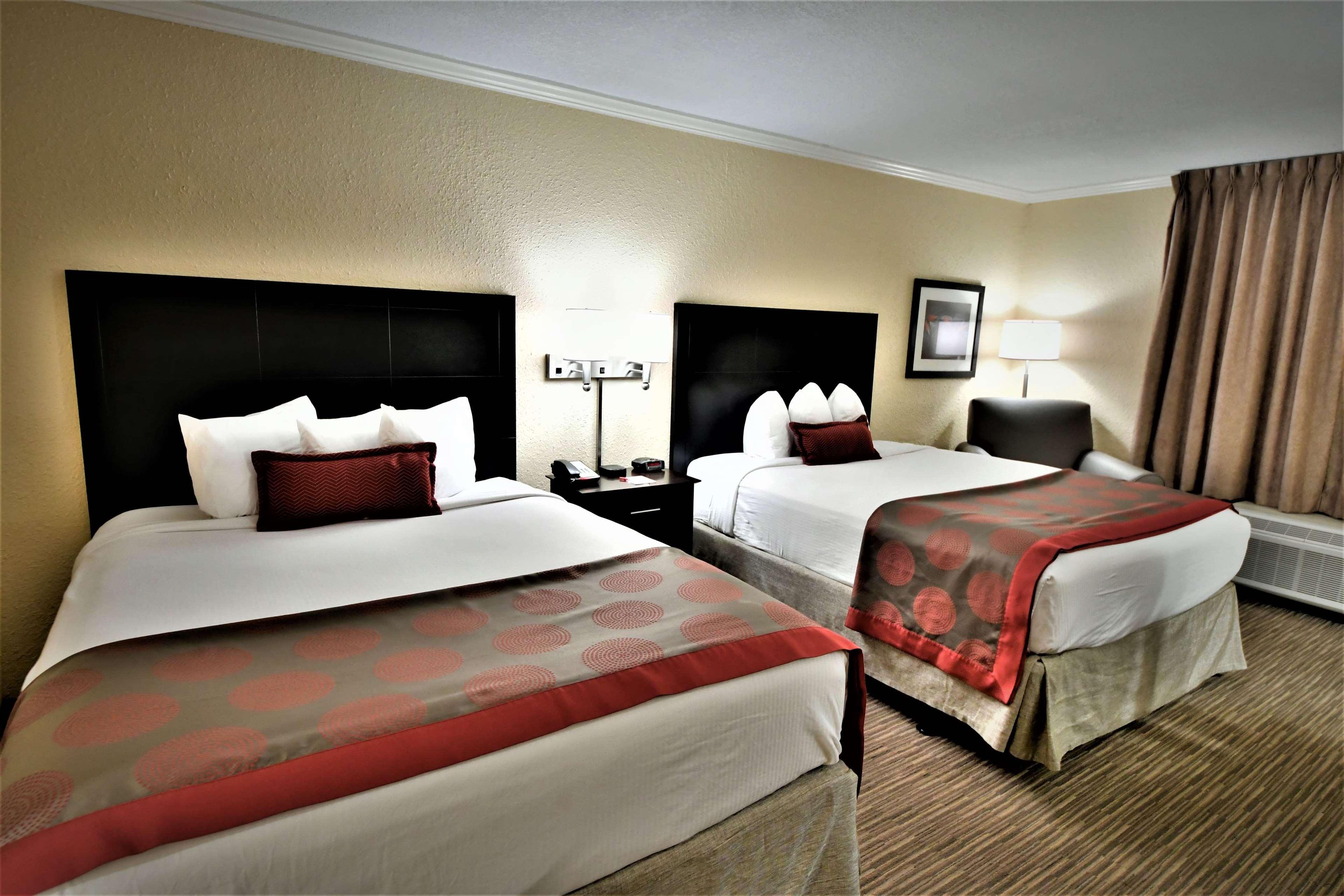 Ramada By Wyndham Jacksonville Hotel & Conference Center Exterior photo