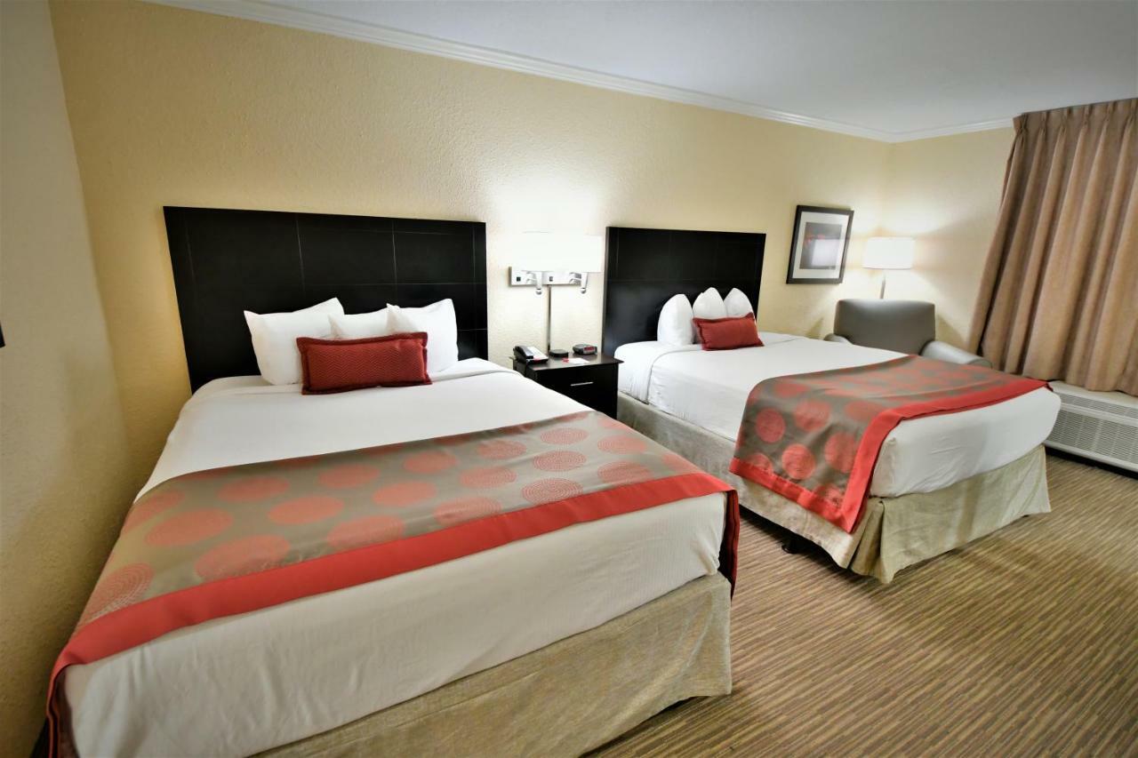 Ramada By Wyndham Jacksonville Hotel & Conference Center Exterior photo